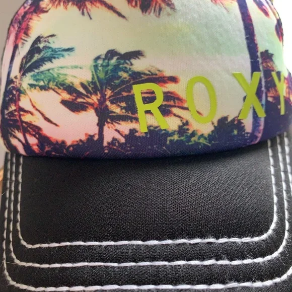 ROXY! - Picture 2 of 8